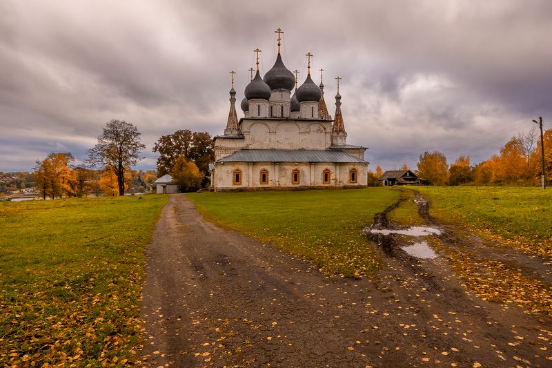 собор, тутаев, осень, дорога, церковь Выбор пути фото превью