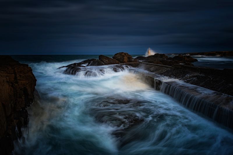 Яростта на морето фото превью