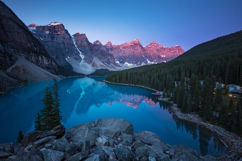 moraine, lake, canada, morning, peaks, banff, national park, mood, twilight, dawn, sky, reflection, colors, rocks, trees Moraine Lake фото превью