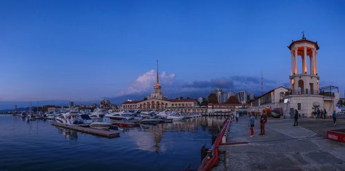 Про пристани осенних вечеров.