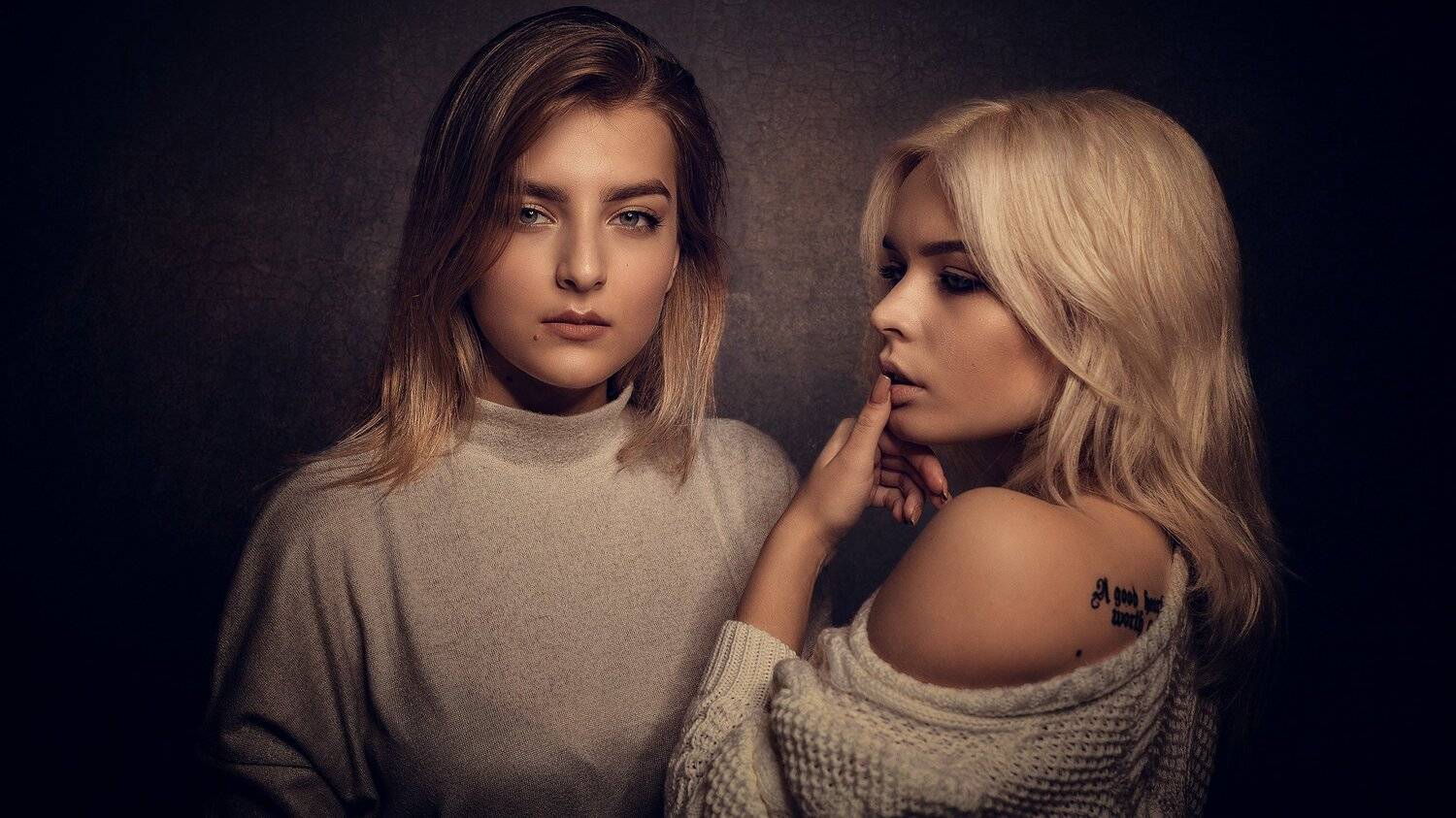 девушки, молодая, красивая, двое, портрет, взгляд, красота, Евгений Сибиряев