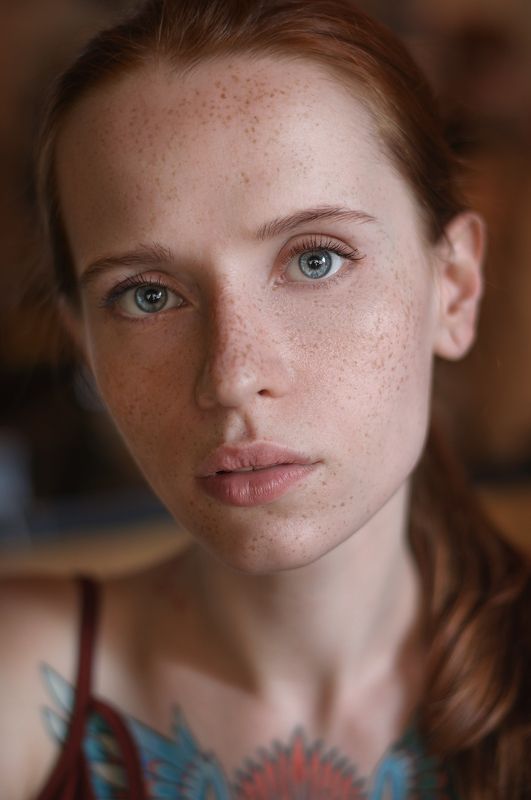 portrait,naturall light,girl,sexy,ginger,tattoo,freckles,рыжая,девушка,красивая,тату,веснушки,естественный свет,headshot All kinds of Alesya фото превью