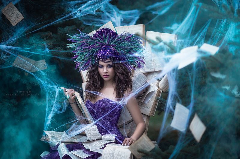 #самара #фотографвсамаре #книжныйчервь #девушкавлавандовомплатье #лаванда #кокошник #русскийкокошник #головнойубор #книги #читатькниги #меньшесоцсети #паутина #креслоизкниг #ноябрь #туман #всемирнаяпаутина #наилямайер #фотографнатальяснеговская Книжный червь фото превью
