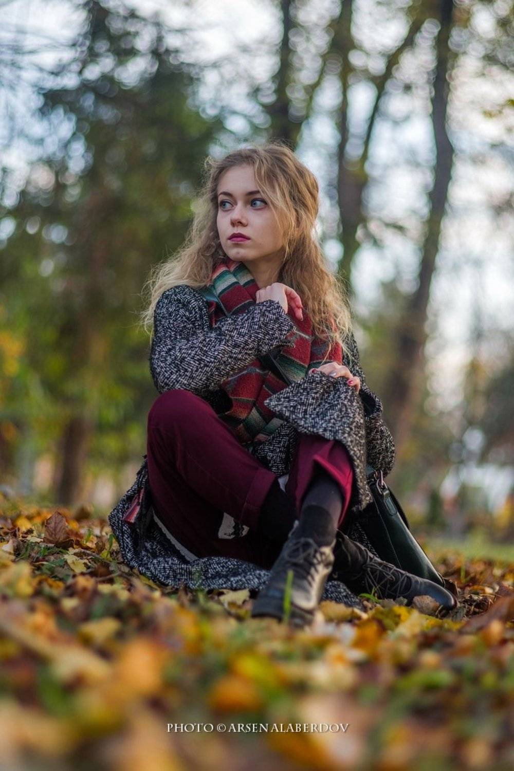 осень, портрет, девушка, блондинка, модель, глаза, вода, лист, лес, Арсен Алабердов