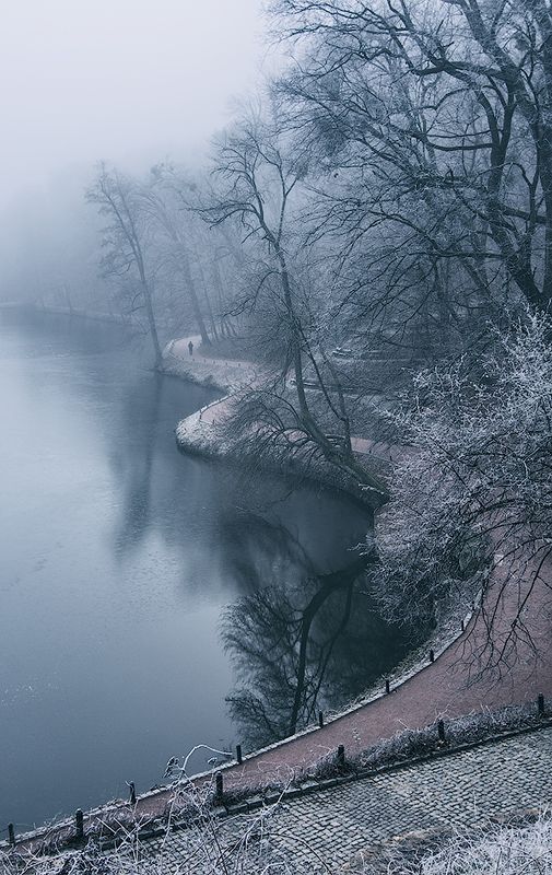 Опустевший парк фото превью