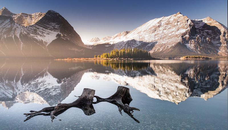 озеро, рассвет, дымка Пловцы фото превью