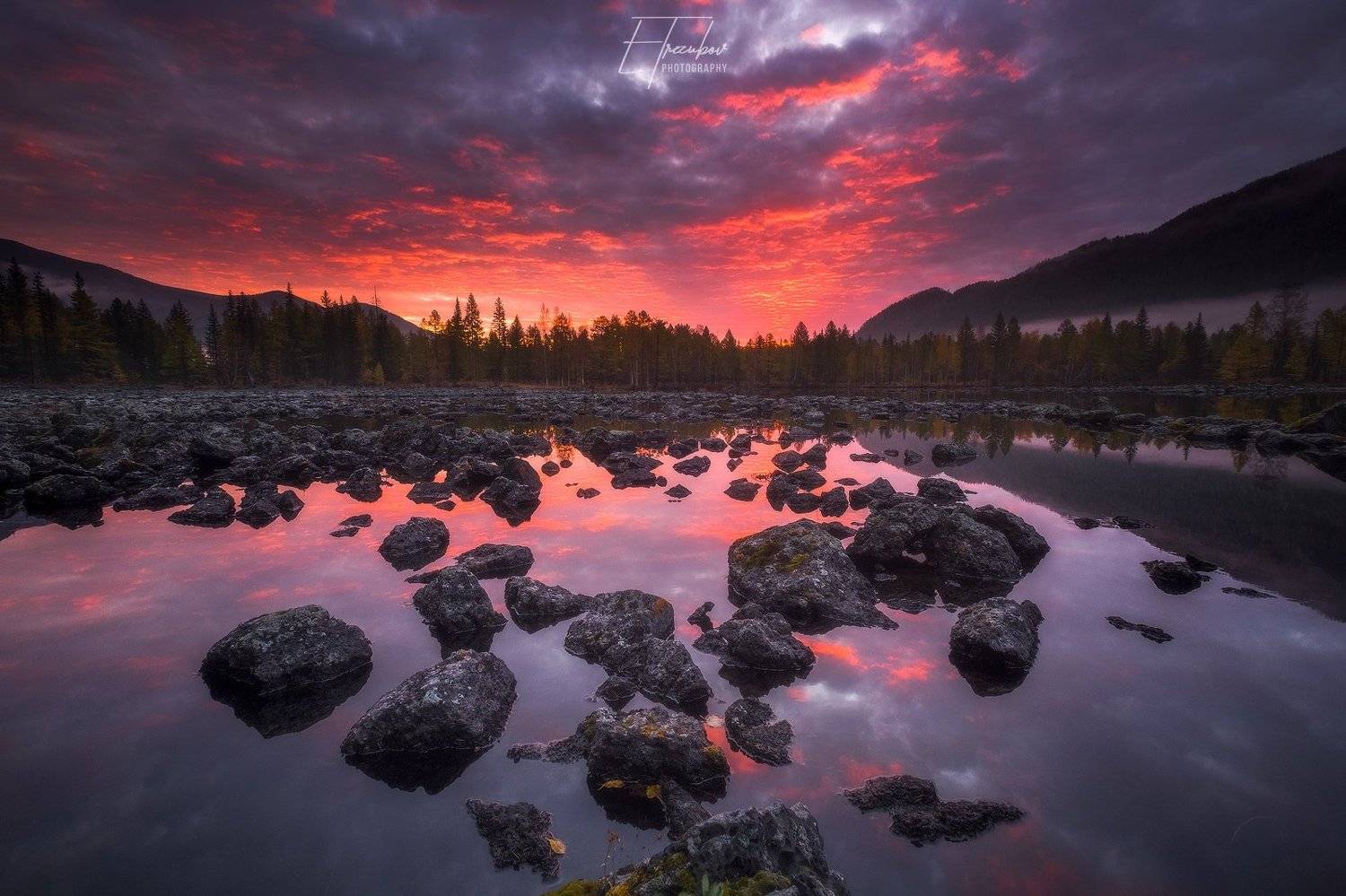рассвет, бурятия, лавовые озера, камни, лес, осень, озеро, Евгений Трезубов