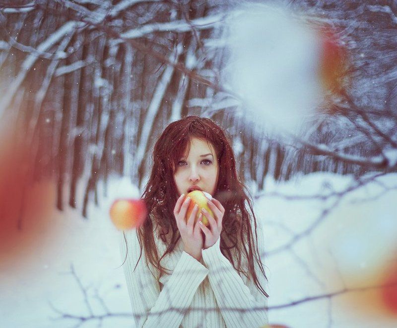 зима, девушка, яблоки, сказка, лес, снег, волшебство fairytale фото превью