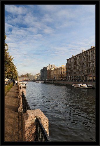 Простая цветная питерская зарисовка о Мойке в октябре