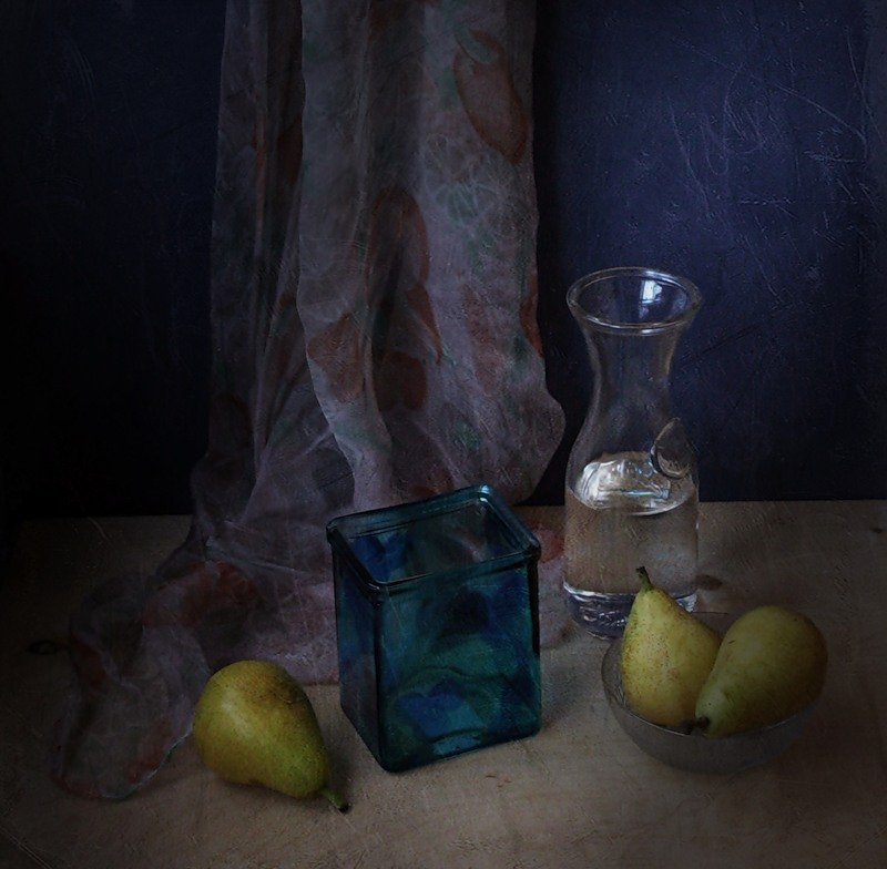 С грушами и  голубой вазой... фото превью