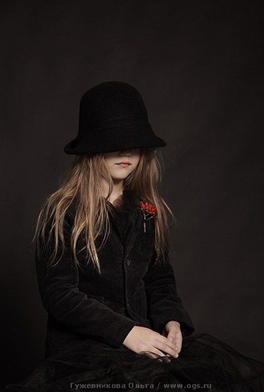 девочка, портрет, рябина, ребенок Девочка с рябиной фото превью