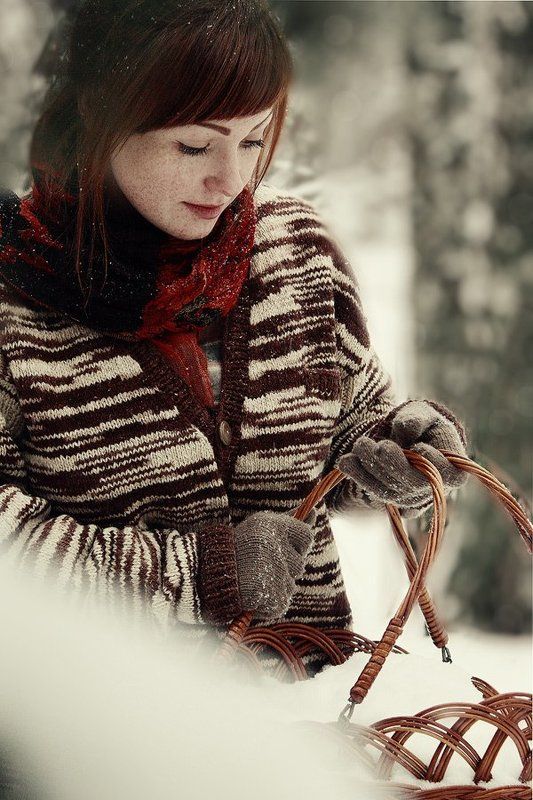 уходя, осень взяла с собой корзину снега... фото превью