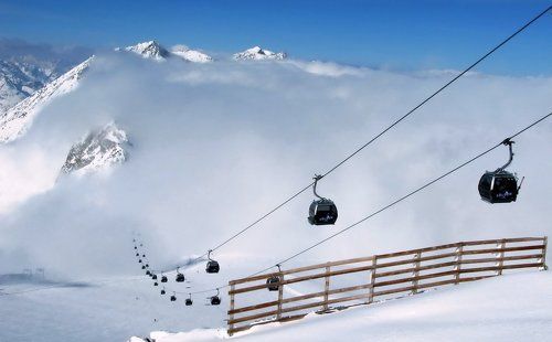 гирлянда для Альп или ноты для гимна гор (цвет)