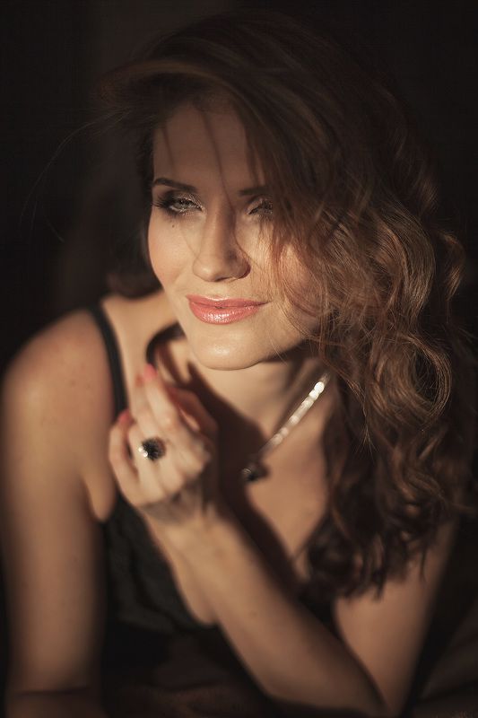 Женский портрет фото превью