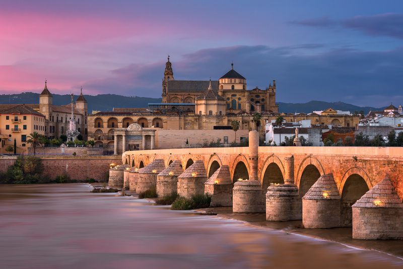 ancient, andalucia, andalusia, andalusian, arch, architectural, architecture, blue, bridge, building, castle, cathedral, catholic, church, city, cityscape, cordoba, culture, dusk, europe, evening, fort, guadalquivir, heritage, historic, history, iberia, i Roman Bridge and Cordoba Skyline фото превью