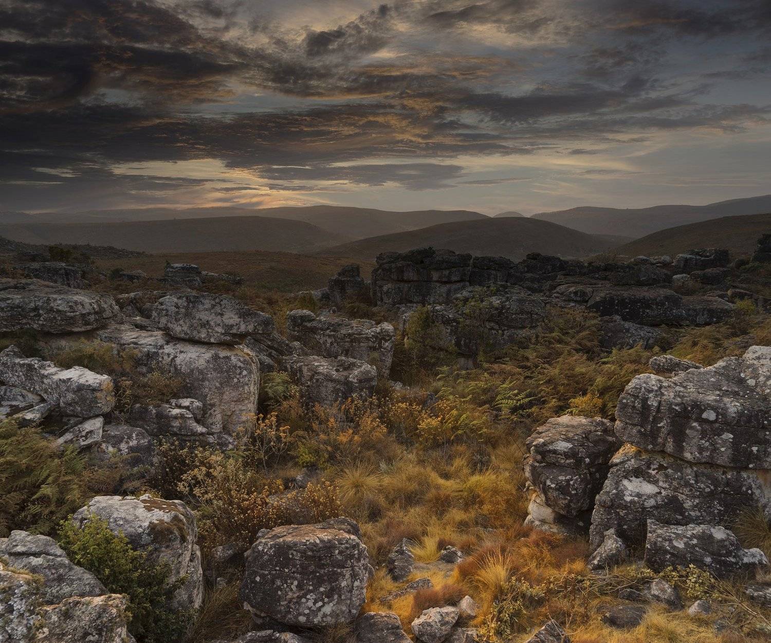 ангола, лубанго, рассвет, камни, осень, Гайдабуров Сергей