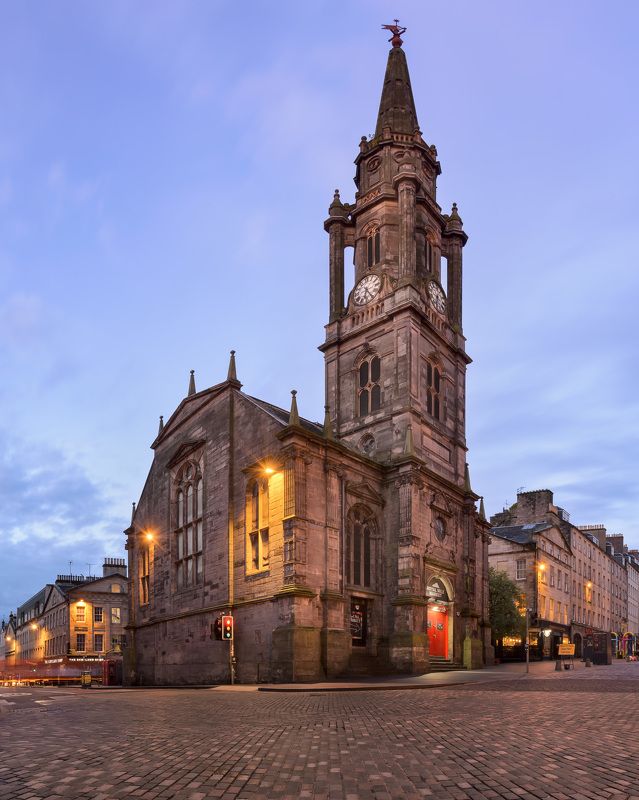 architecture, bell, blue, britain, british, building, capital, cathedral, church, city, cityscape, clock, dawn, edinburgh, europe, european, facade, gothic, great, historic, historical, history, illuminated, kingdom, kirk, landmark, lights, lothian, medie Tron Kirk in the Morning фото превью
