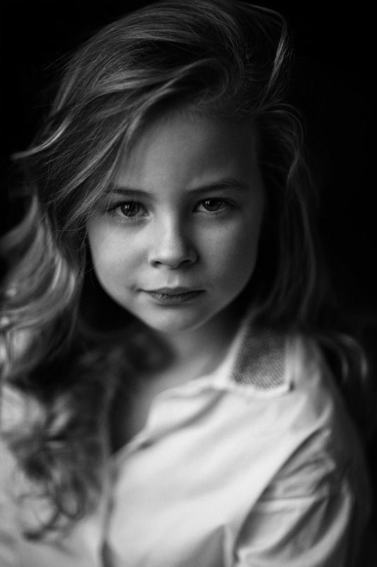baby, girl, black and white, kid, child, eye, strong, passion, alone, childhood A tear contains an ocean фото превью