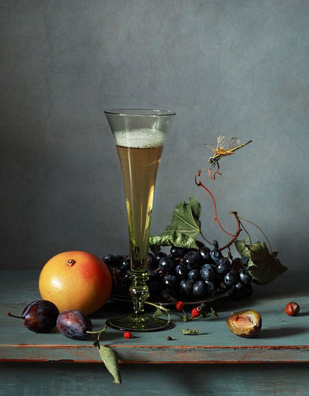 Вино и фрукты фото превью