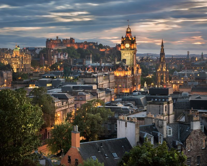 ancient, architecture, blue, britain, building, calton, capital, castle, city, cityscape, clock, corinthian, culture, dusk, edinburgh, europe, european, evening, famous, heritage, hill, historic, historical, history, iconic, illuminated, kingdom, landmark View of Edinburgh from Calton Hill фото превью