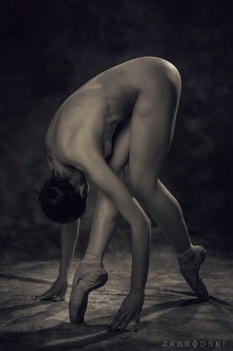 Desnudo en puntas