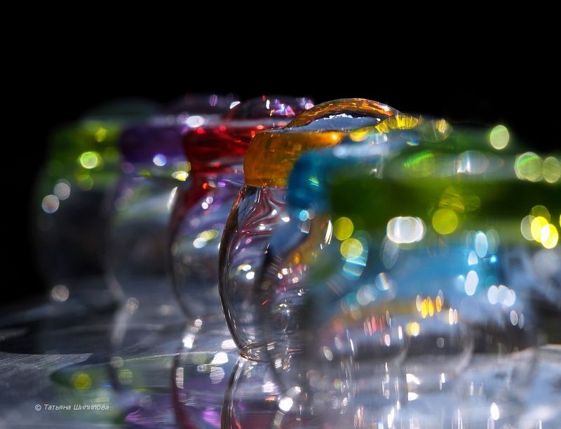 макро, рюмки, чешское цветное стекло Праздник фото превью
