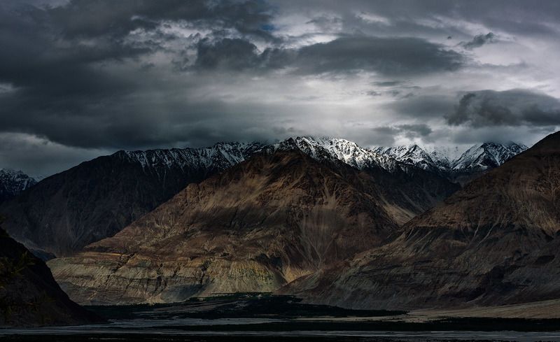 Over the mountain фото превью