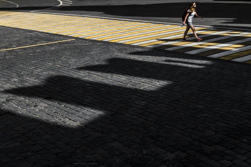 Люди, город, улица, жанр, свет, тени, переход, линии, вечер, человек,  *** фото превью