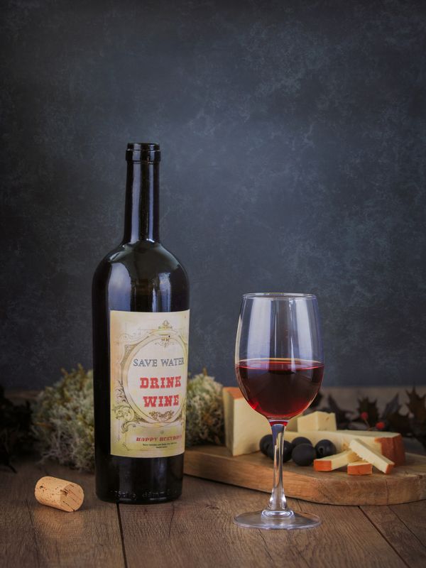 wine;, red;, cheese;, wineglass;, olives;, background;, glass;, view;, top;, food;, drink;, alcohol;, wooden;, bottle;, luxury;, life;, healthy;, table;, appetizer;, elegance;, board;, still;, winery;, photography;, different;, color;, new;, year;, christ Happy Holydays фото превью