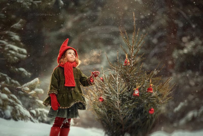 портрет, дарья громова, фотография, фото, фотоарт, фотограф, закат, детский портрет, дети, ребенок, сестры, малыш, девочка, мальчик, детская, фотосессия, фотосъемка, новый год, гномы, гном, елка, игрушки Загадаю-ка я на новый год... фото превью