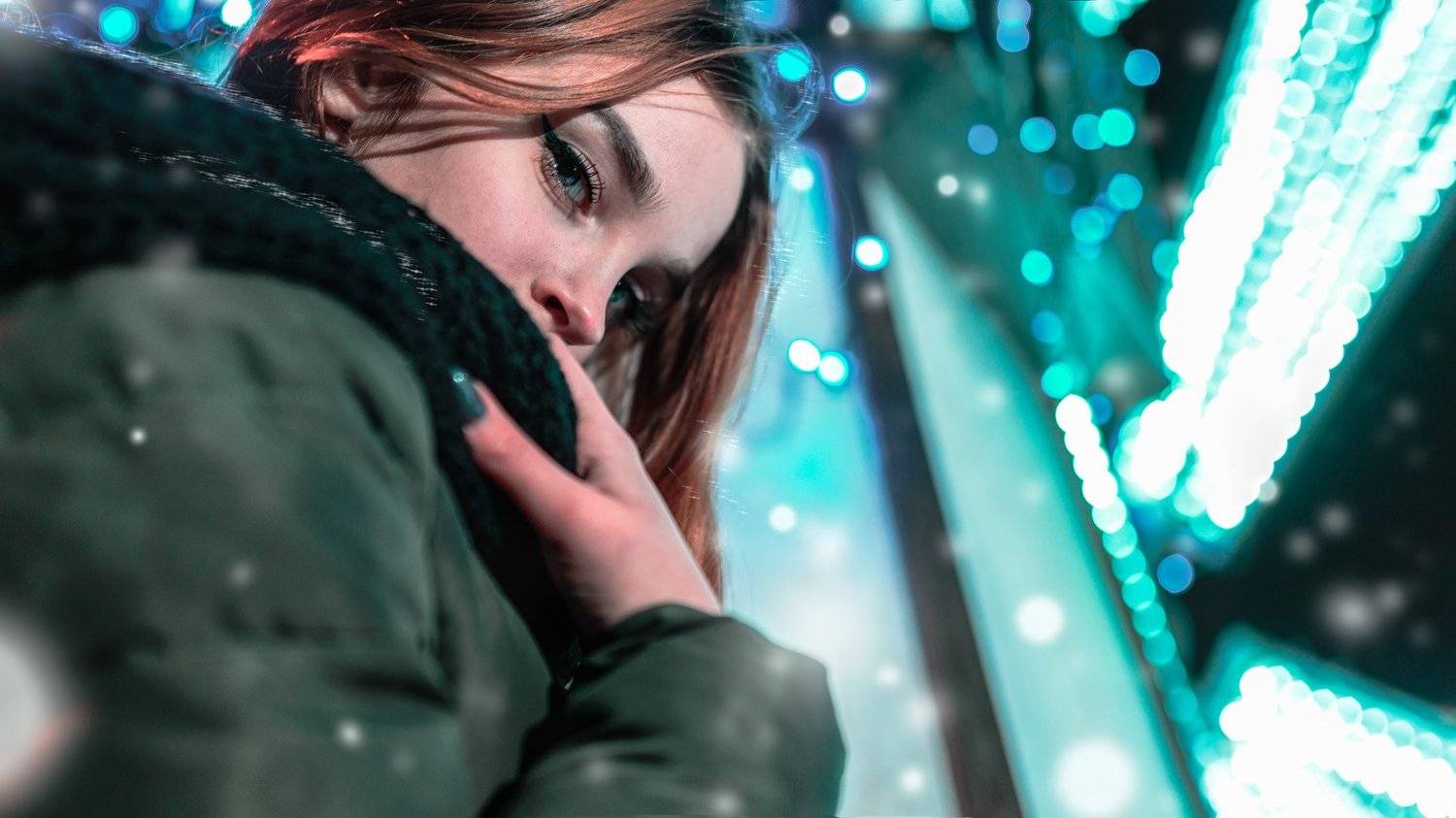 снег огни рыжая девушка холод глаза гирлянды , Маргарита Жуковкая