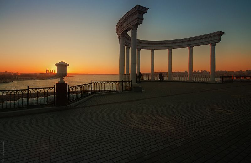 город, пейзаж, весна, вечер, закат Хороший день ласкает уходя... фото превью