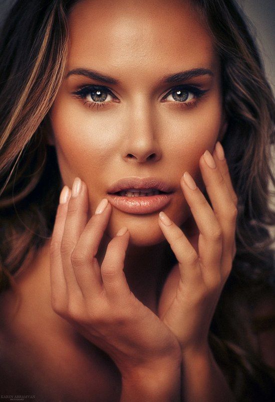 karenabramyan,fashion,portrait champagne kisses фото превью