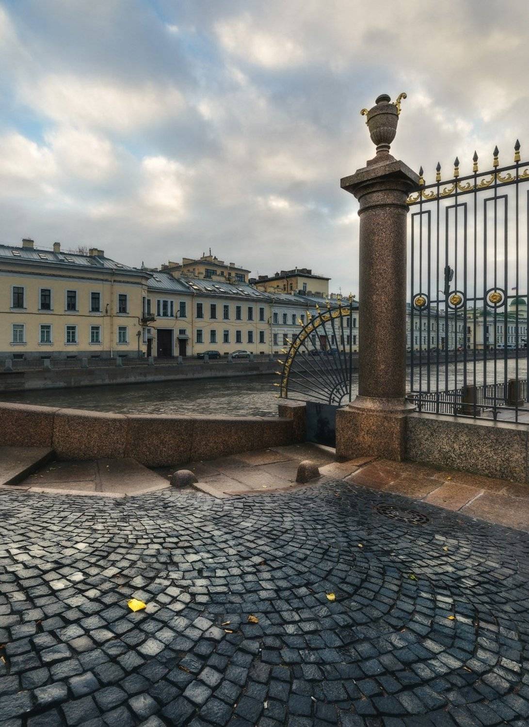 Решётка. Летний сад., Юрий Чернов