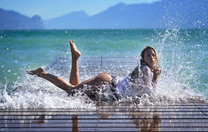 water,summer,babe,model,light, Shapes of the water фото превью