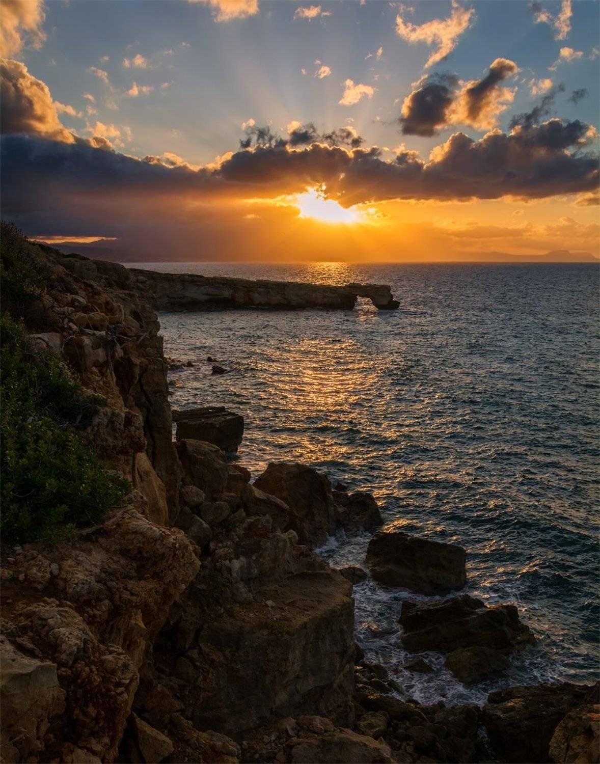 природа, море, пейзаж, скалы, арка, закат, вечер, свет, солнце, прибой, осень, Альберт Беляев