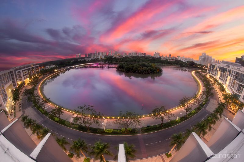 Half moon lake фото превью