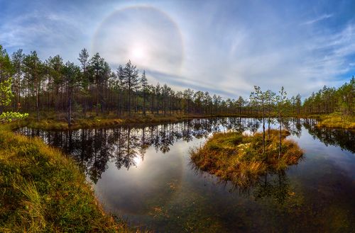 Солнечное гало и остров