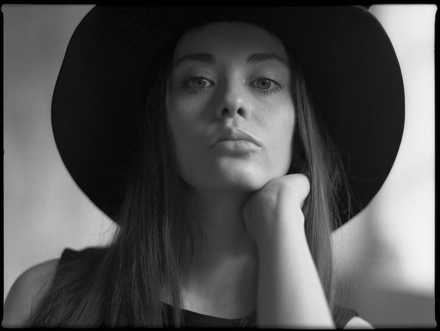 потрет, студия, пленка, пленочная фотография, натуральный свет, filmisnotdead, Сергей Дорохин