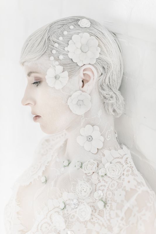 White flower фото превью