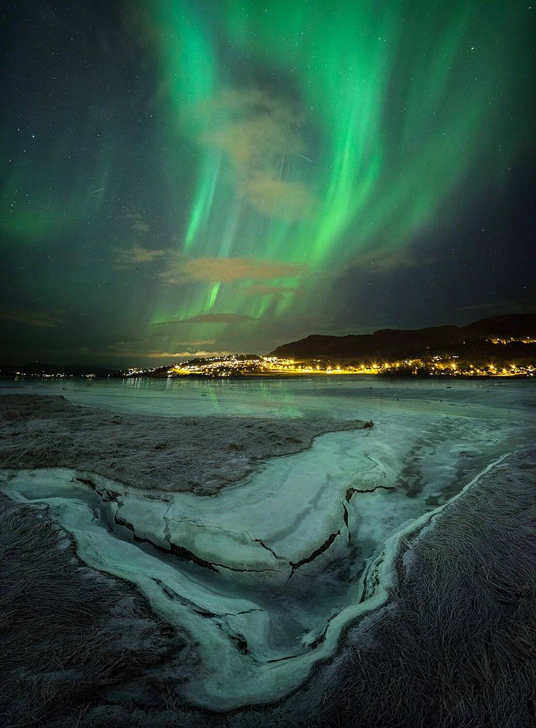 winter,north lights,aurora,borealis,scandinavia,north,norway,norwegian,ice,frozen,sky,night sky,night photo,astronomy,, Adrian Szatewicz
