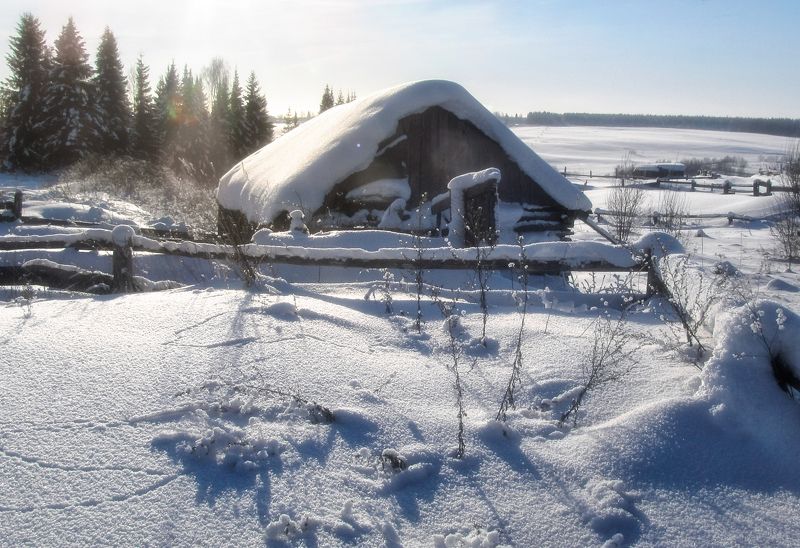 Снежные кругом сугробы, зиму украшали чтобы. фото превью