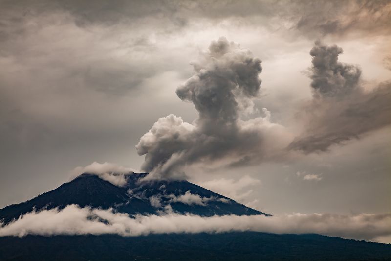 агунг, вулкан, извержение Вулкан Агунг фото превью