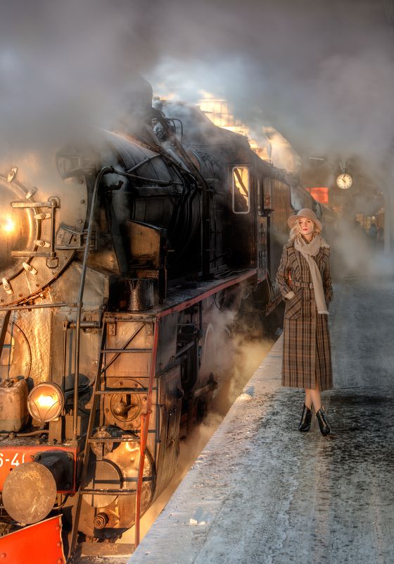 про девушку, чемодан и поезд фото превью