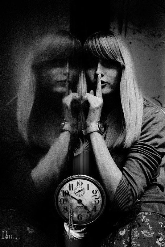 часы, перышко,взвешывание, тишына, таинство,зазеркалие СКОЛЬКО ВЕСИТ МИГ? фото превью