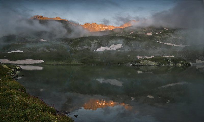 горы, кавказ, озеро Вечером на озере фото превью