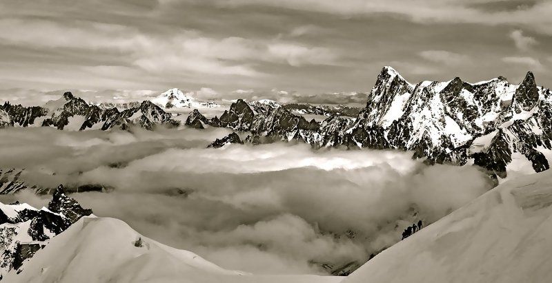 вход в Белую долину )чб) фото превью