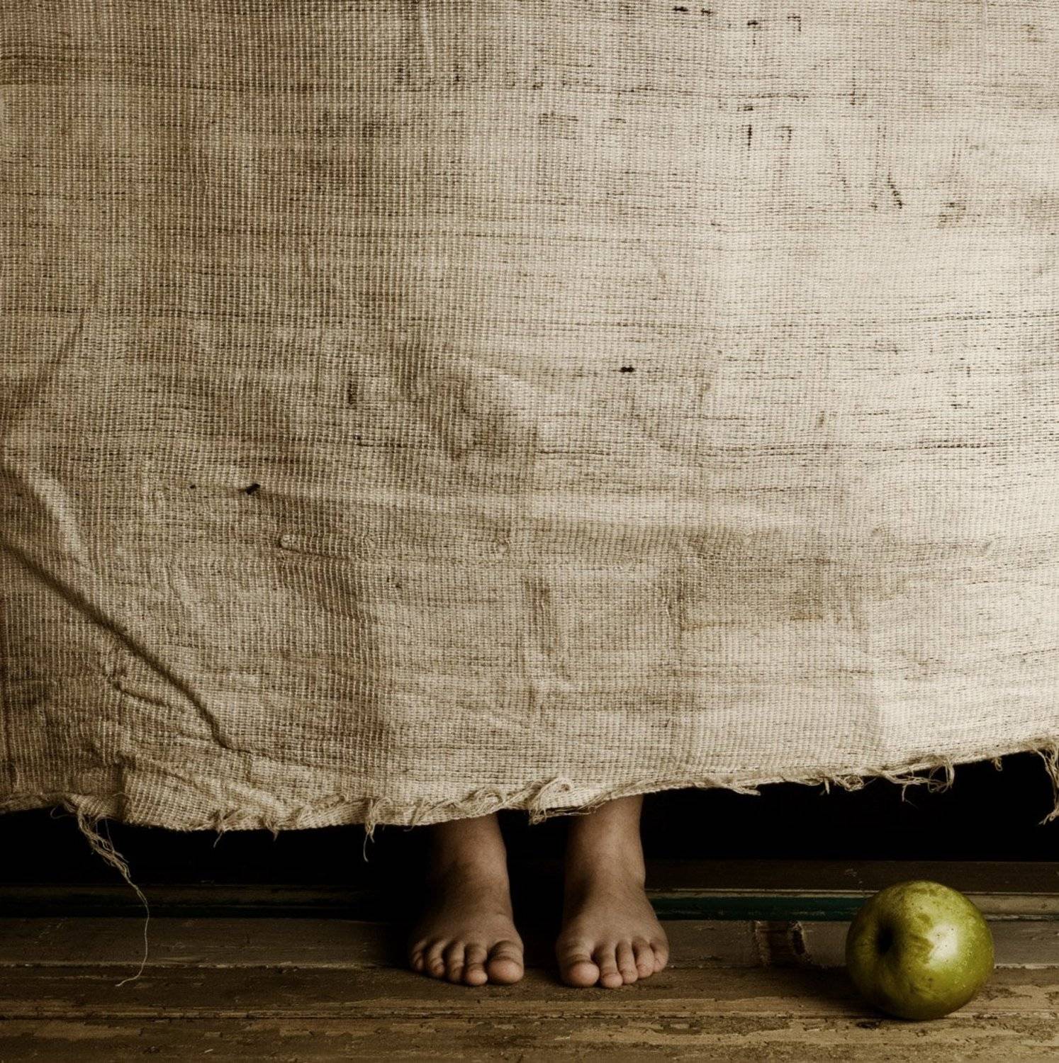 пряталки, Юлия Макарова-Томина