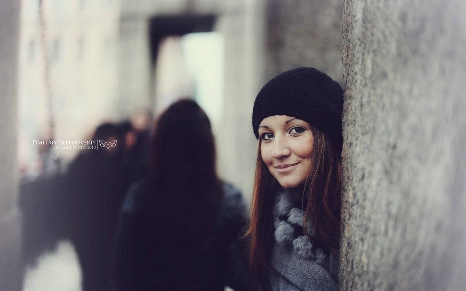 девушка, колонны, осень, Дмитрий Беленовский