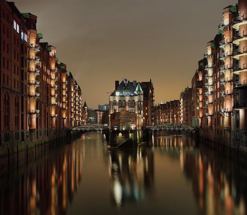 замок, вода, каналы, мосты,город, гамбург,ночь Замок на воде фото превью